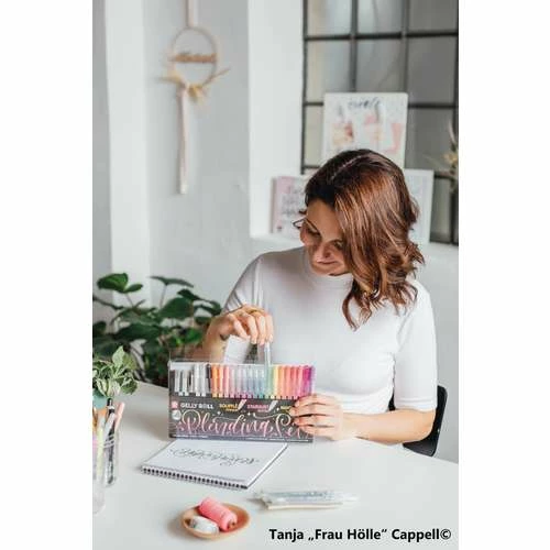 Sakura Gelly Roll Frau Hölle Blending Set 6 Sakura Gelly Roll Frau Hölle Blending Set - Image 4